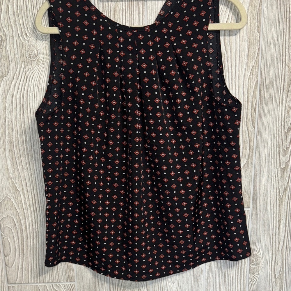 Elegant Black and Red Sleeveless Blouse